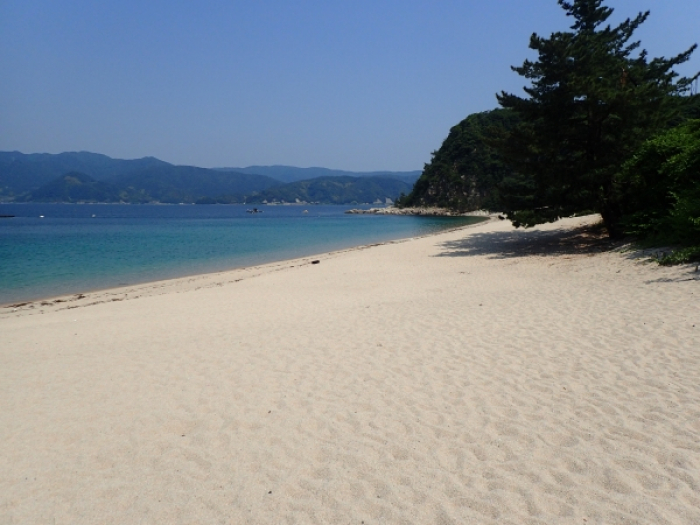 続く砂浜　in手の浦